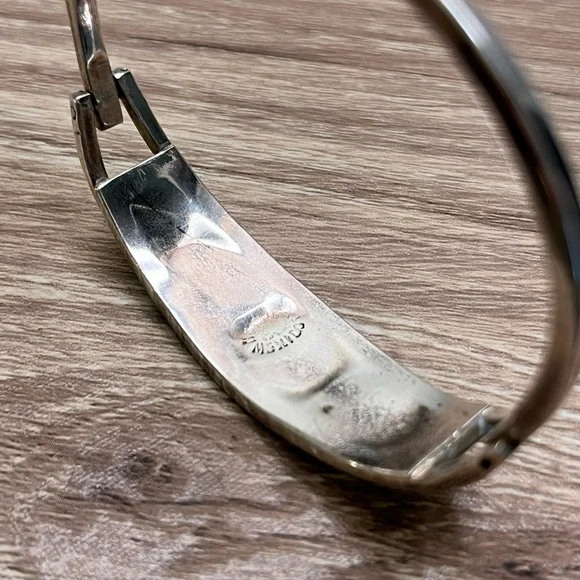 SALE Sterling silver alpaca clasp bracelet - Picture 10 of 10